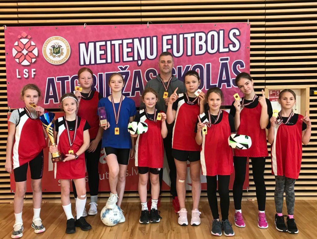 Sacensības projekta “MEITEŅU FUTBOLS ATGRIEŽAS SKOLĀS” ietvaros